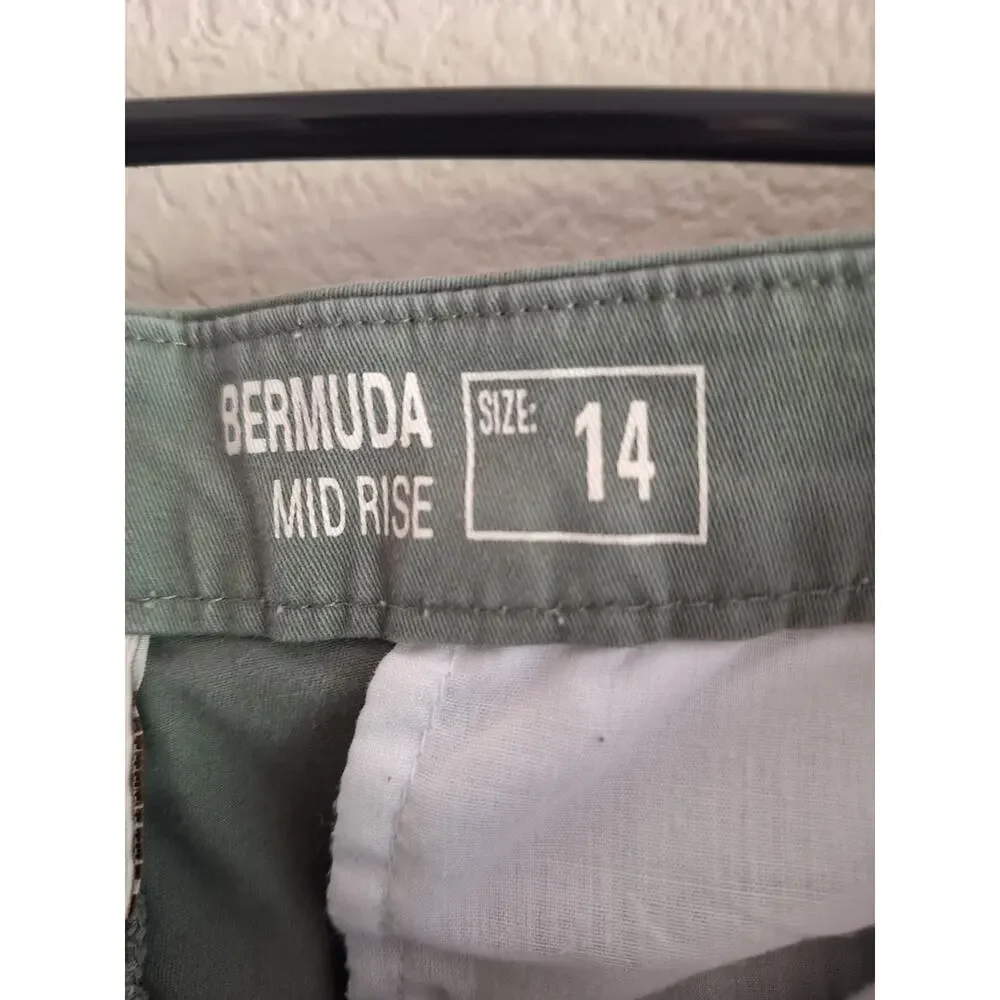 Sonoma Olive Green Flat-Front Women's Shorts Sz14